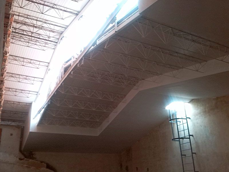 Rehabilitación de cubierta metálica en Zamora